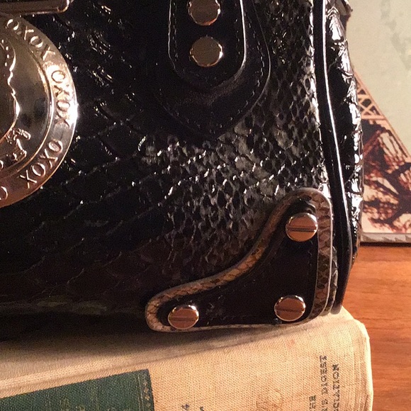 XOXO Mini Handbag - Picture 6 of 7